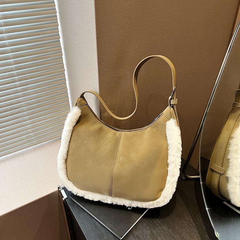Large Capacity Lamb Wool Bag Women's 2025 New Autumn and Winter Retro Bucket Bag Commuter Suede Shoulder Messenger Bag