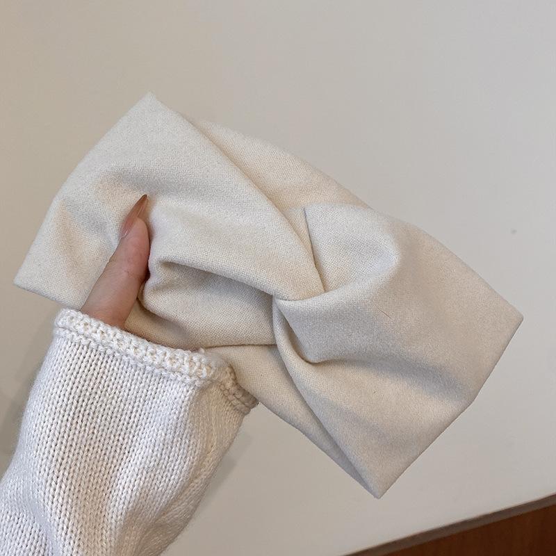 Autumn & Winter Korean Style Women's Wide Brim Hairband - Gentle, Simple Headscarf for Daily Wear