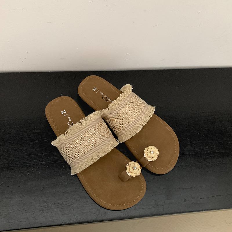 

Повседневный отпускной стиль ретро плоская подошва цельнокроеные шлепанцы с перемычкой женские летние 2025 новинка с юбкой классные шлепанцы 40 золотой