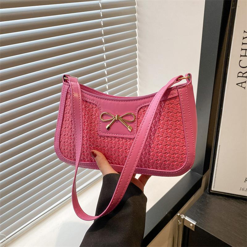 

Персонализированная маленькая квадратная сумка, сумка под мышкой, женская новая сумка 2025 года через плечо, модная женская нишевая текстура, сумка на плечо с узором крокодила розовый