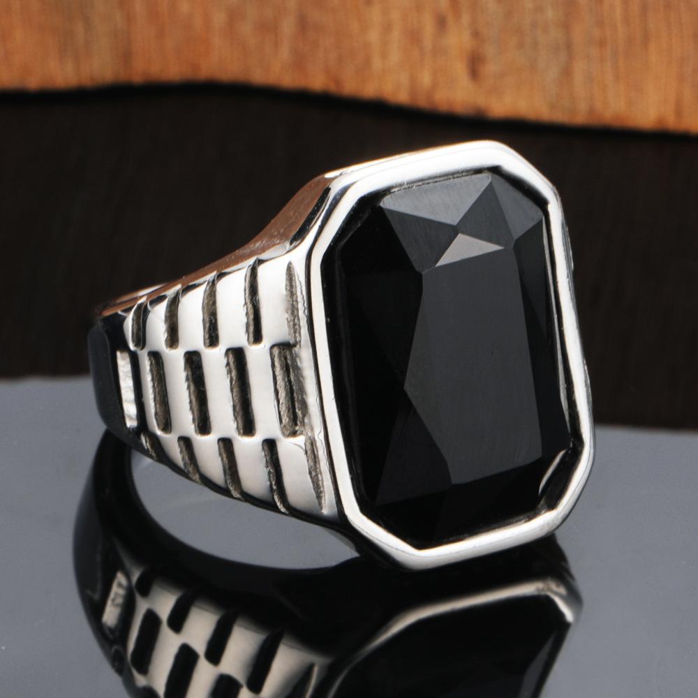 Herren Quadratischer Titanring Minimalistischer Geometrischer Edelsteinschmuck Trendiger Punk Edelstahlring für Herren Modeaccessoires