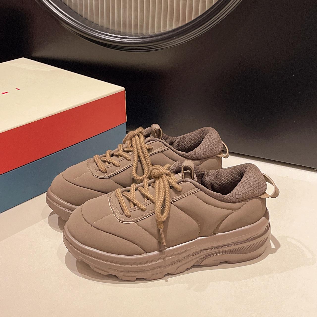 

Европейская станция женская обувь 2025 осень европейские товары круглый носок шнуровка стандартный размер подошва-маффин повседневная спортивная обувь обувь-булочка 40 темно-коричневого