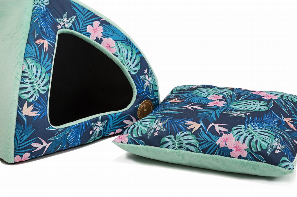 Bella Tropic + Mint Dog Shed 50cm x 50cm