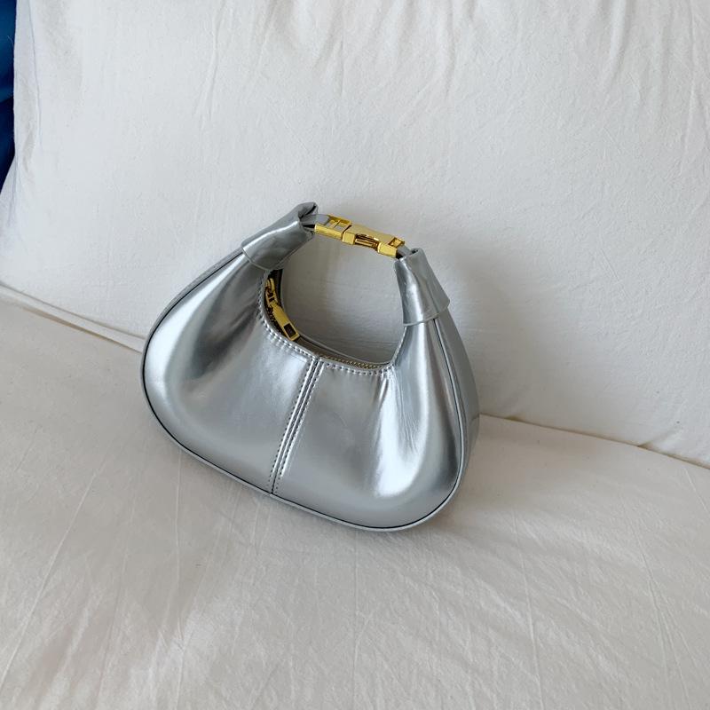 

This year s popular bag women s new fashion sense foreign style shoulder armpit bag retro versatile messenger dumpling bag срібний