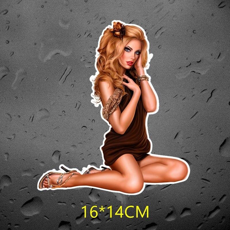 Nálepka na auto Tri Mishki WCS790 13*17cm s krásnou dívkou na auto