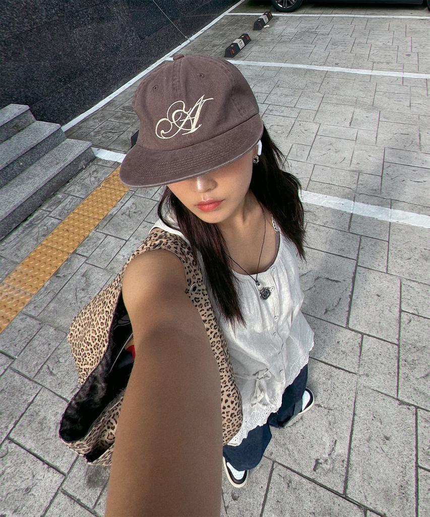 Eosenteusiti A Logo Flat Panel Cap (Brown)