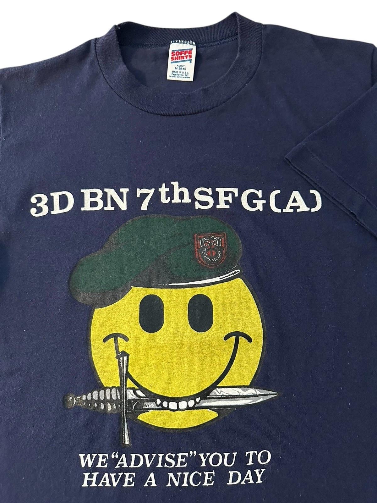 

Vintage Special Forces T Shirt Men’s Small 3D BN 7th SFG USA Happy Face USA S