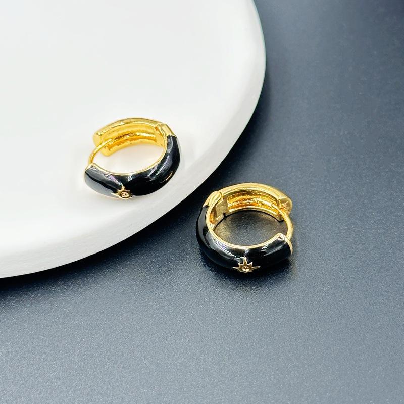 Manufacturer Supply Niche Design Earrings Black And White Drop Glaze Ear Buckles Advanced Sense Starlight Earrings Spot