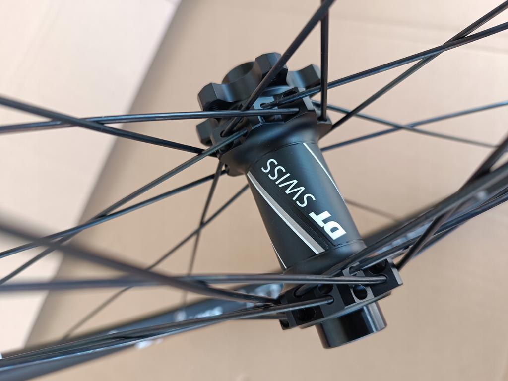 Koło Przednie Dt Swiss M 1900 Spline 27,5" 26Mm 6 Śrub 15X100 Mm 28H Mtb Tl