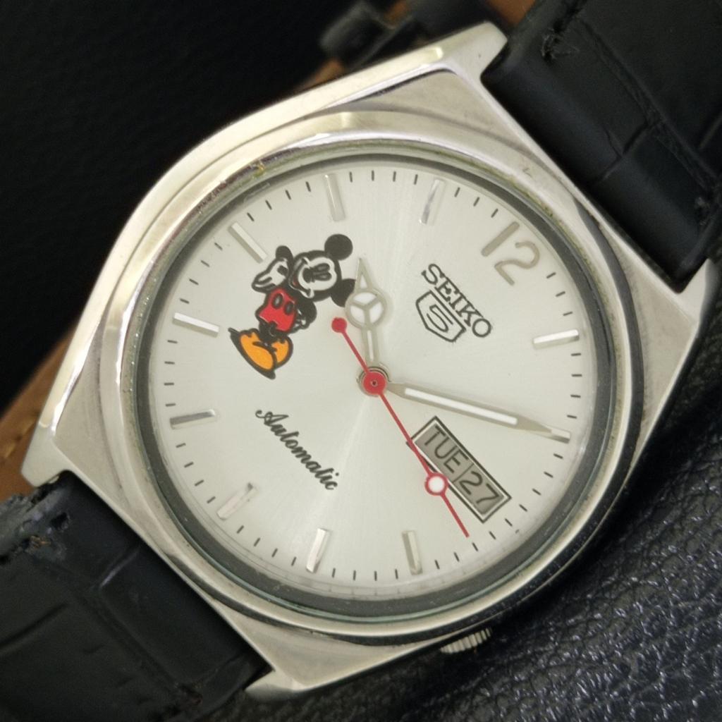 

АВТОМАТИЧЕСКИЕ ВИНТАЖНЫЕ ЧАСЫ SEIKO 5 ЯПОНИЯ 7009A МУЖСКИЕ С СЕРЕБРИСТЫМ ЦИФЕРБЛАТОМ a700592-5 R203-a700592