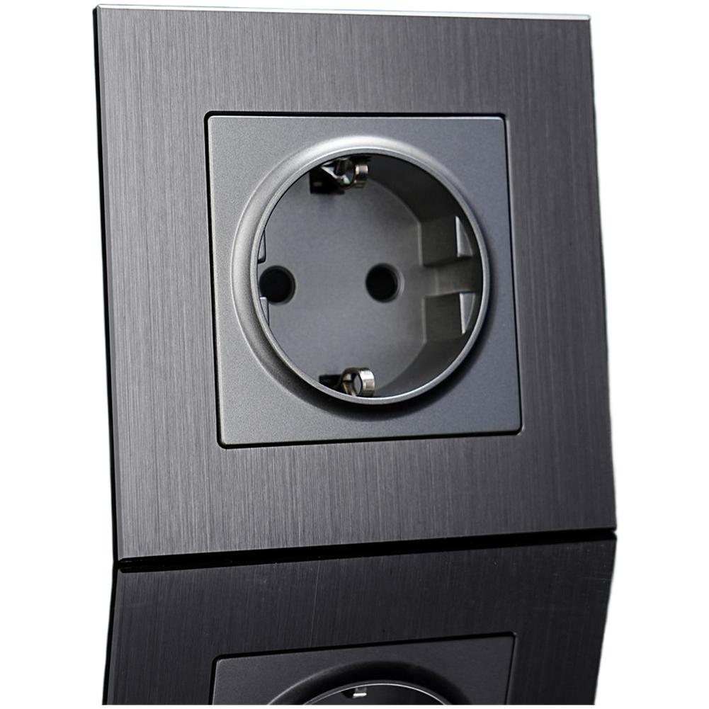 

Tamper Resistant Electrical Outlet with 16A Rating and Brushed Aluminum Cover for 250V European Wall Installations сірий