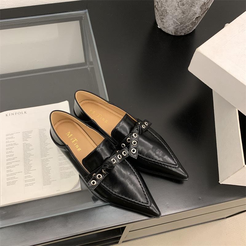 

Британский стиль ретро остроносые одинарные туфли женские плоские с пряжкой на ремне популярные элегантные мягкие подошвы маленькие кожаные туфли 35