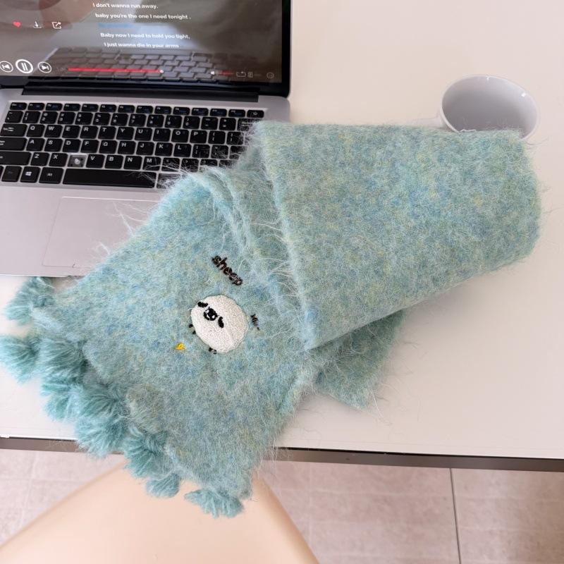 Cute lamb~ Mint green white new dopamine scarf female winter student warm scarf versatile