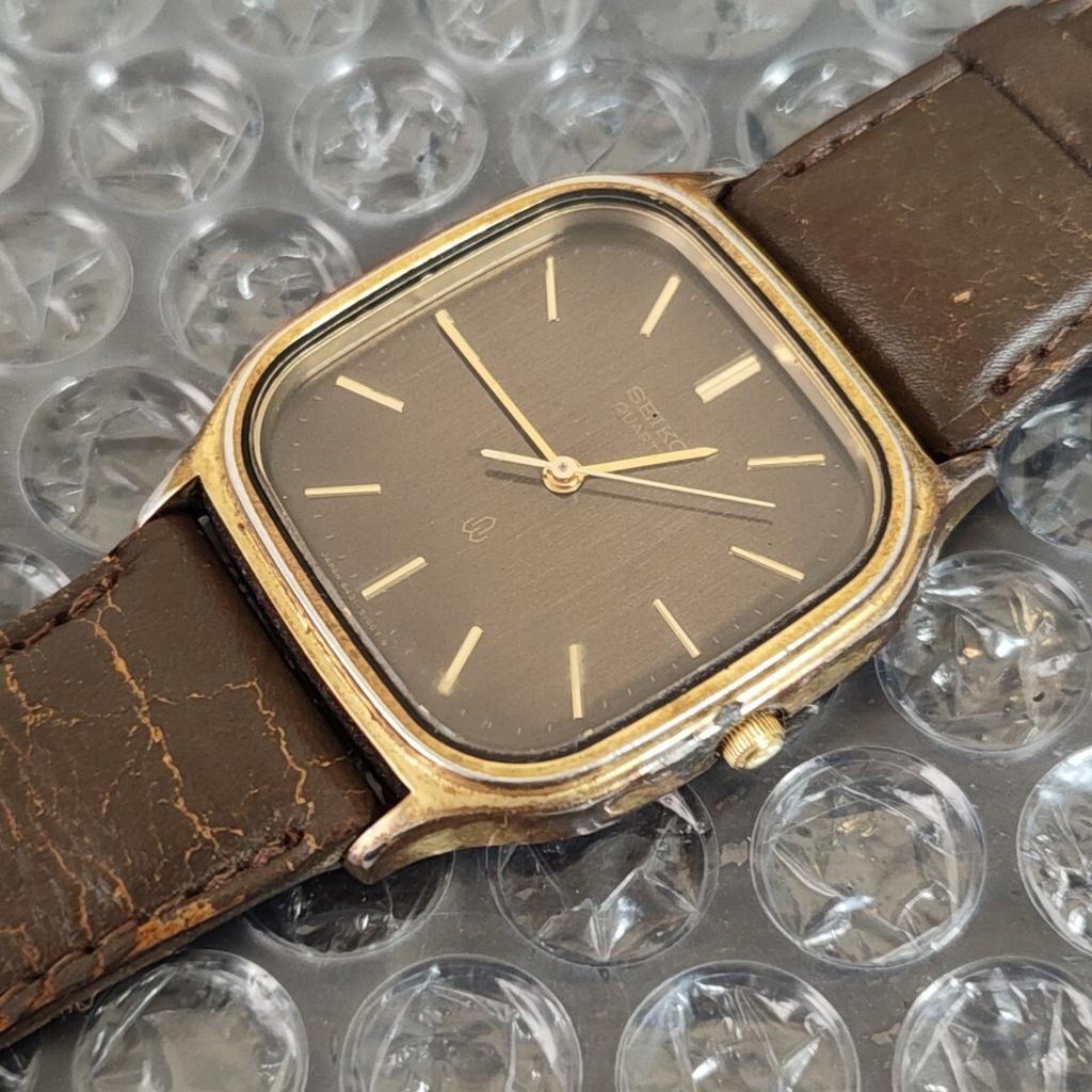SEIKO Chariot Brown Vintage Quartz Watch [Working Condition] 2-Hand Men's (Management Code K26O)