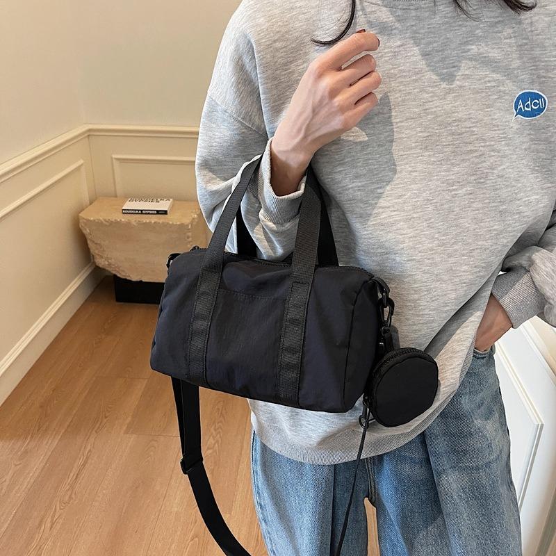 Niche simple handbag bag women's new casual versatile shoulder messenger bag commuter pillow bag