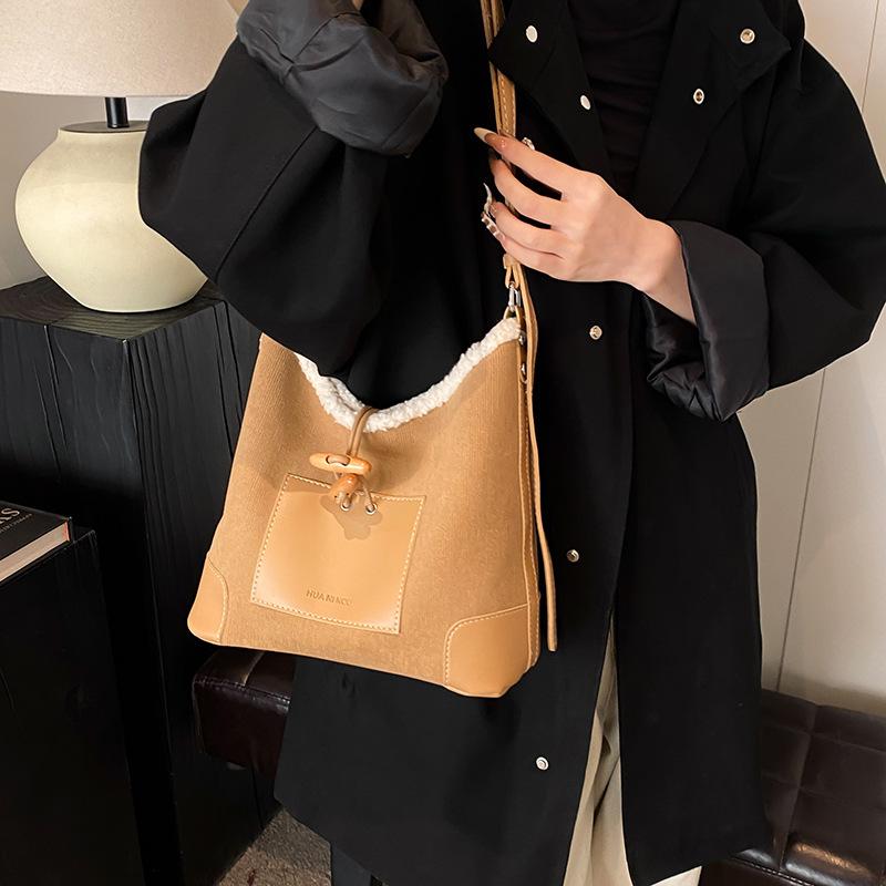 Bag Women's Large-capacity New Fashionable Versatile Casual Messenger Bag