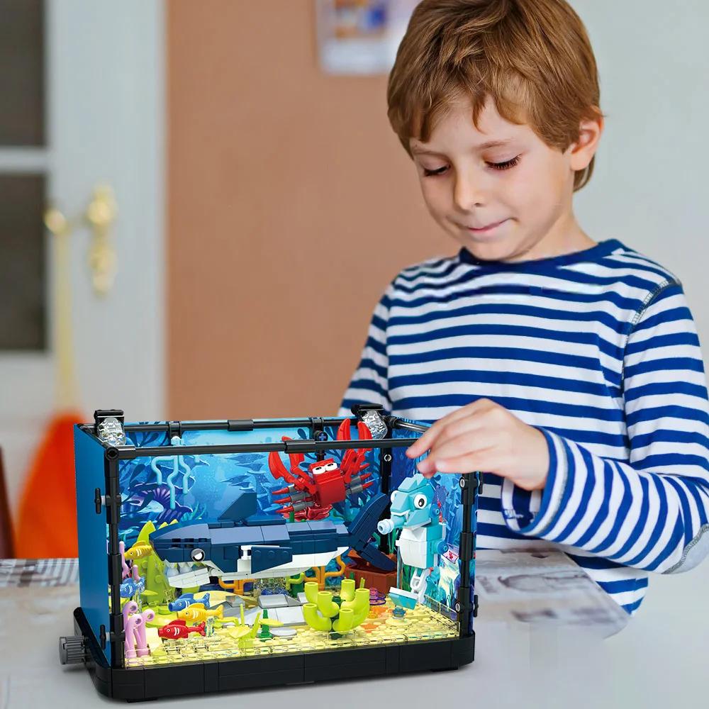 Idea Fish Tank Building Block Set with Light Aquarium Marine Life Jellyfish and Turtle Ecological Tank Toys for Boys and Girl