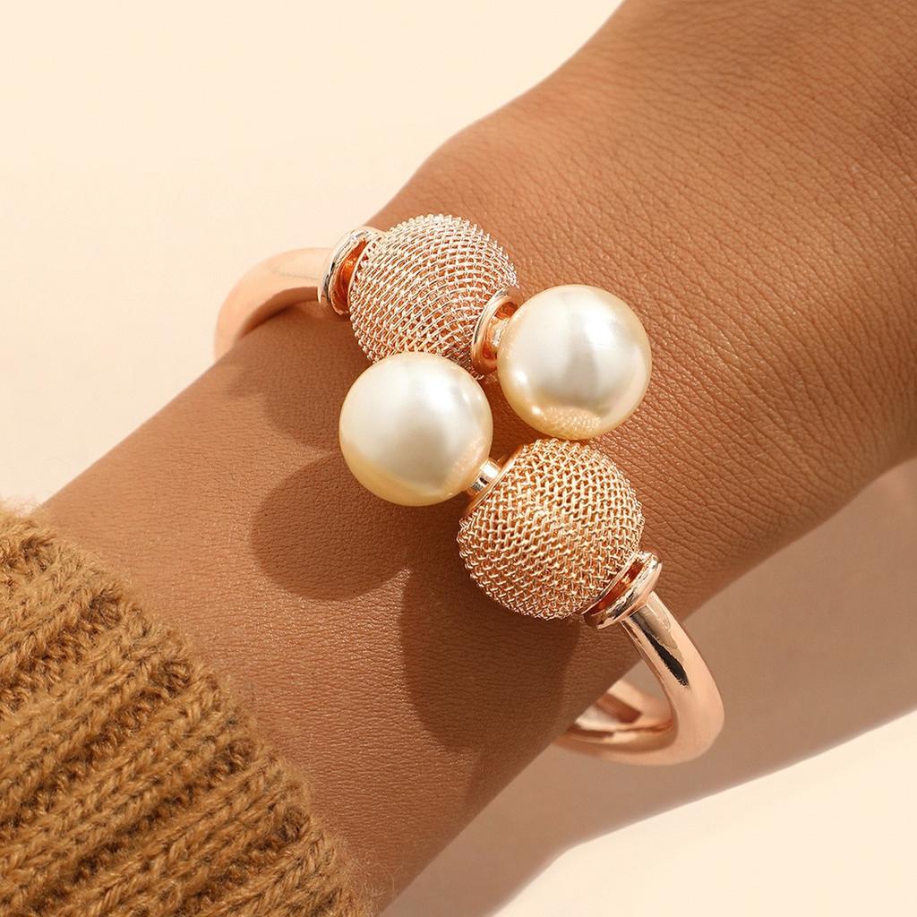 Exaggerated Niche Design Sense Metal Round Bracelet Geometric Personalized Bracelet