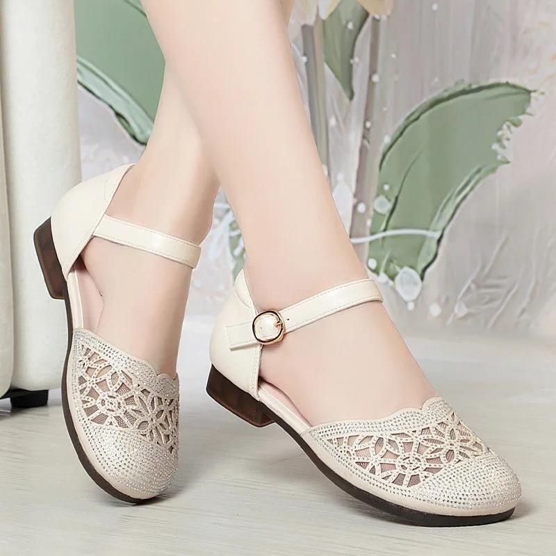 Close Head Square Heels Cutout Breathable Rhinestone Shoes Summer 2025 Soft Leather Sandals Women for Office Daily Mom