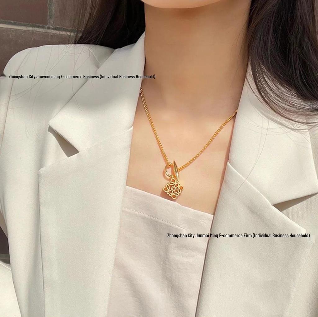 Náhrdelník Loewe Square Ruyi Knot s OT přezkou - Dámský jedinečný dutý řetízek na klíční kost ve tvaru měsíčního koláče