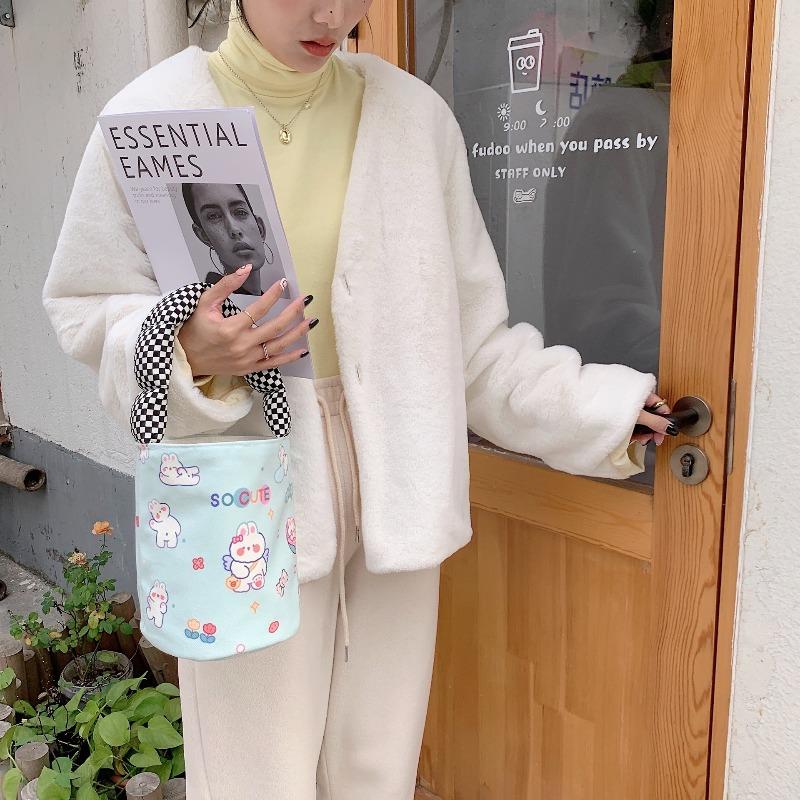 11 Cotton-filled shoulder straps Bucket bag Women's Bento Cute Printed Student Handbag Portable