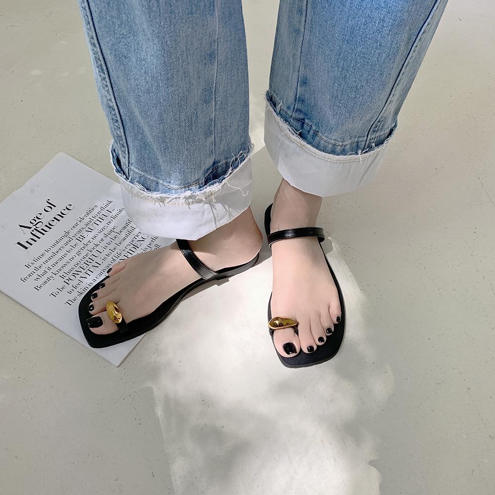 fashion Clip Toe Women Slippers Fashion Flip Flops Flat Heeld Casual Sandals Slides Black White Slip On Summer Outside Beach Shoes 35-39