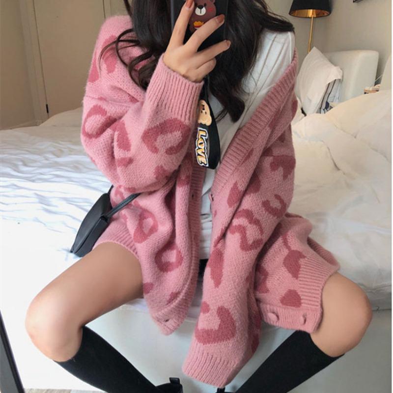 Autumn and winter fashion pink V-neck leopard print ladies sweater jacket, loose and thin lazy style black wool knit cardigan