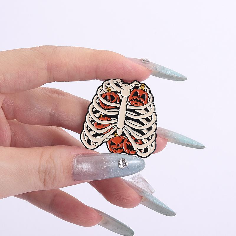 Halloween Skull Pumpkin Enamel Pins Custom Creative Skeleton Brooches Lapel Badges Clothes Punk Jewelry Gift for Kids Friends