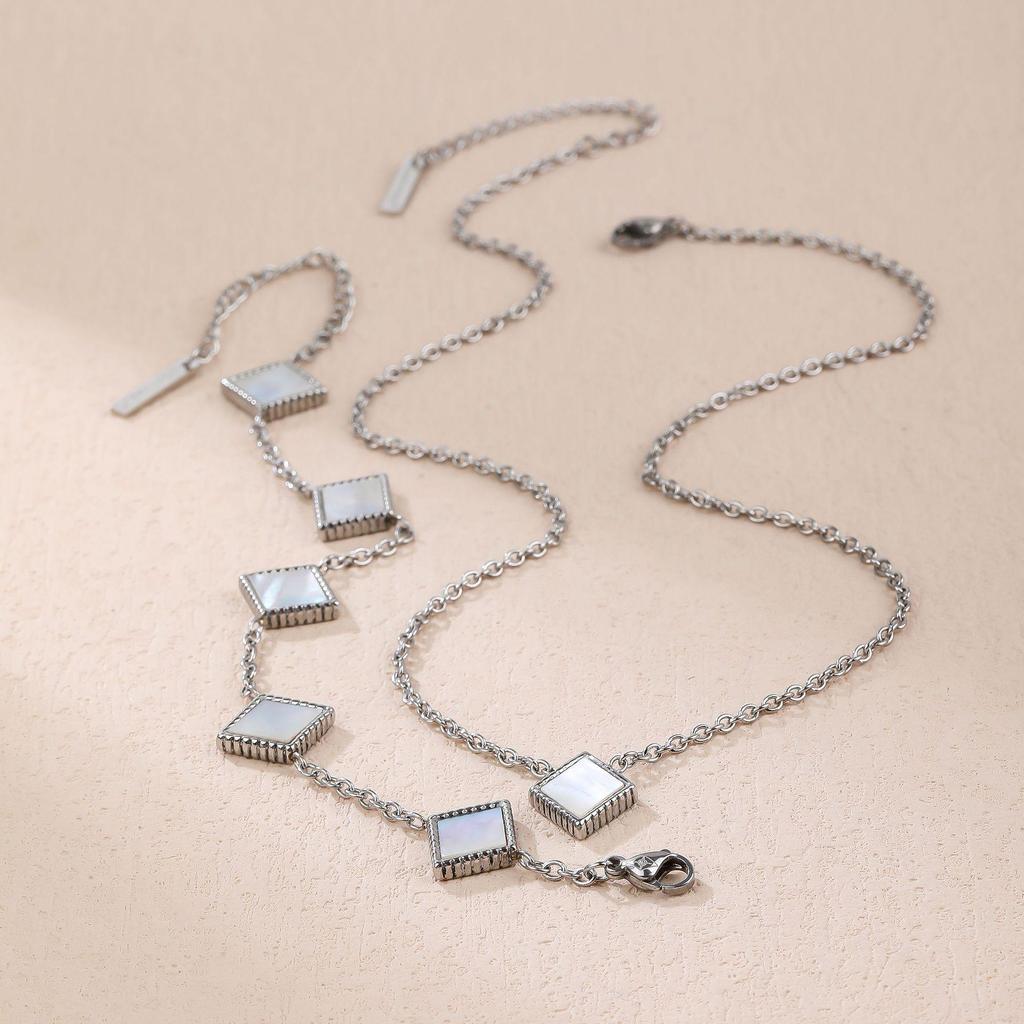Minimalist Geometric White Shell Pendant Clavicle Chain Bracelet In High-Quality Titanium Steel