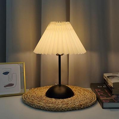 Nočná lampa v retro štýle: Skladané tienidlo s diaľkovým ovládaním pre nočné osvetlenie spálne a internátu