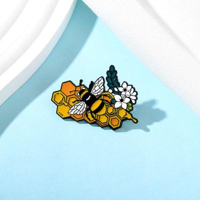 Cute Little Bee Cartoon Enamel Brooch, Small Animal Insect Pattern, Metal Adjustable Waist Decorative Lapel Pin for Backpack Clothing
