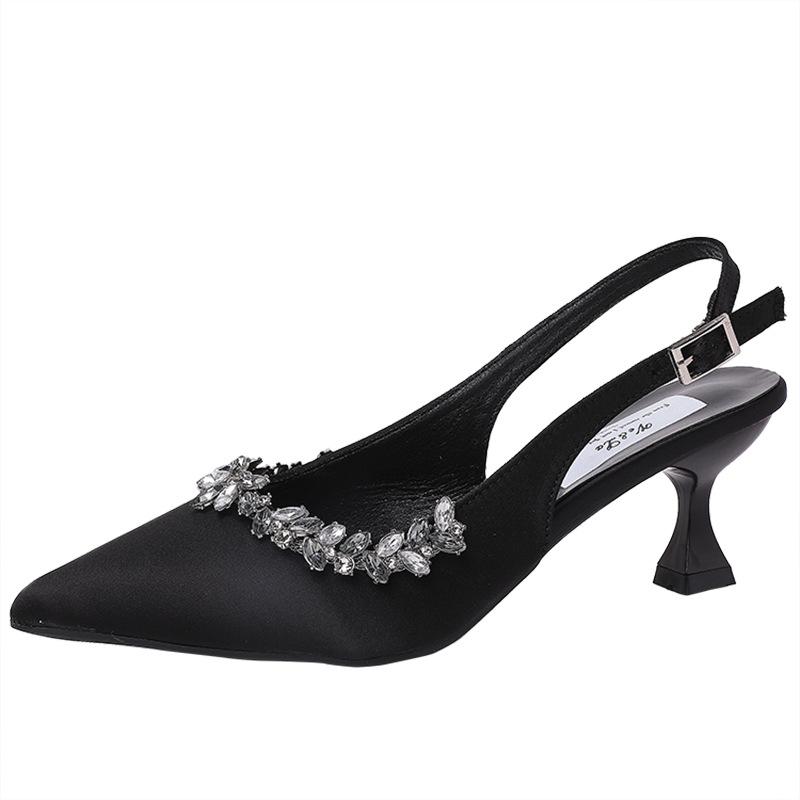 Pendler-High-Heel-Sandalen Damen Frühling neu spitz Strass Strasskette Mode-Sandalen