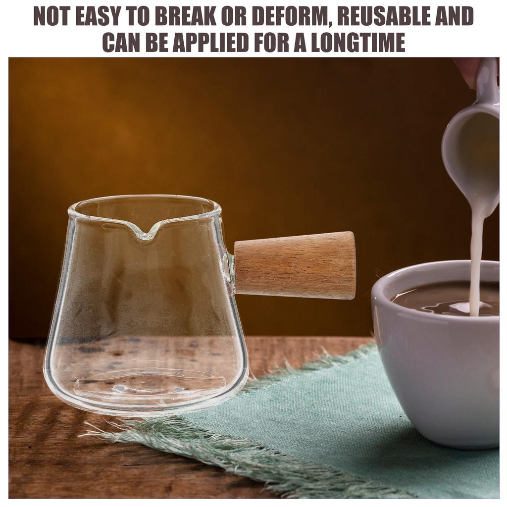 Skleněný konvička na smetanu a mléko s dřevěnou rukojetí Jednoduchý elegantní design pro kávový a čajový servis Skleněný džbán pro domácí kuchyni
