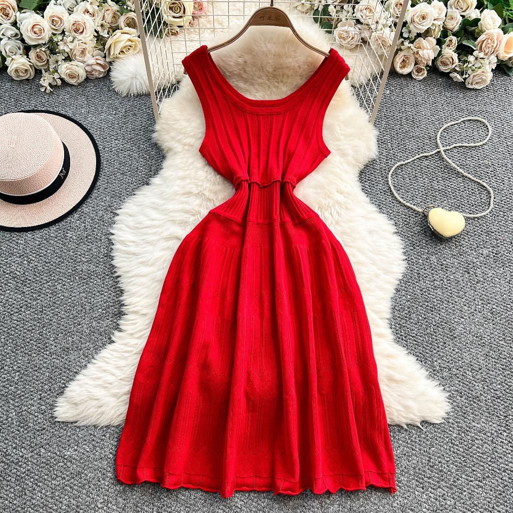 French pure desire U-neck sleeveless knitted dress women's summer new design sense niche waist thin medium and long dress