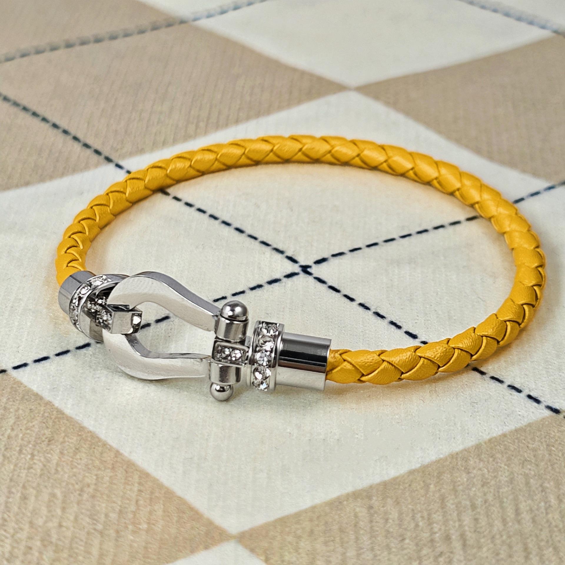 2026 Bracciale alla Moda e Semplice a Forma di U Micro-intarsiato Mezzo Mattone Fibbia Magnetica Fibbia a Ferro di Cavallo Corda di Cuoio Intrecciata Unisex 19.5cm