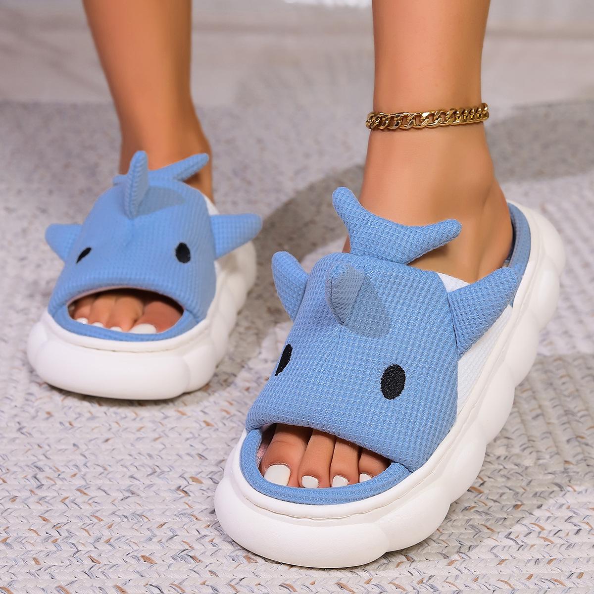 Модные женские тапочки 2024 Маленькая акула Льняные тапочки Четыре сезона Универсальные — фото 4