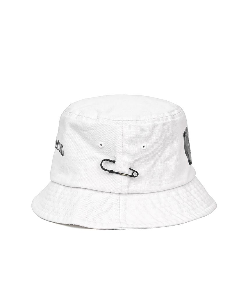BLACKBLOND Vividi Trapped Smile Denim Bucket Hat (White)