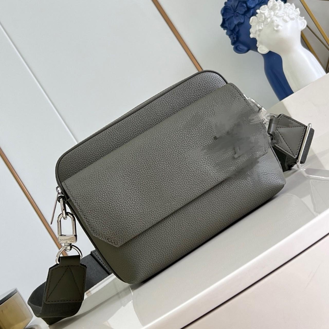 New business men s crossbody bag, genuine leather, ultra-lightweight, large-capacity single shoulder bag, business genuine leather 23*18 чёрный