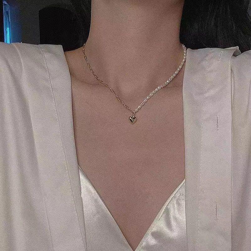 Design Sense Pearl Asymmetrical Splicing Clavicle Chain Metal Chain Love Pendant Necklace Female Explosion