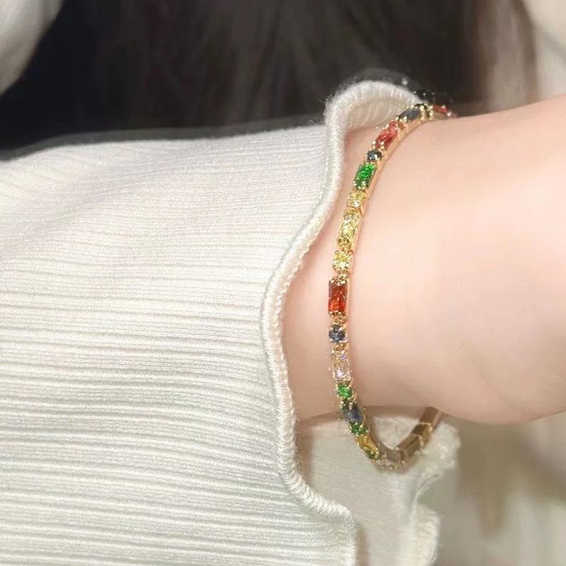 18K Gold Platinierte Regenbogen Baguette CZ Tennisarmband – Luxuriöser Bunter Schmuck, Funkelndes Geschenk für Frauen