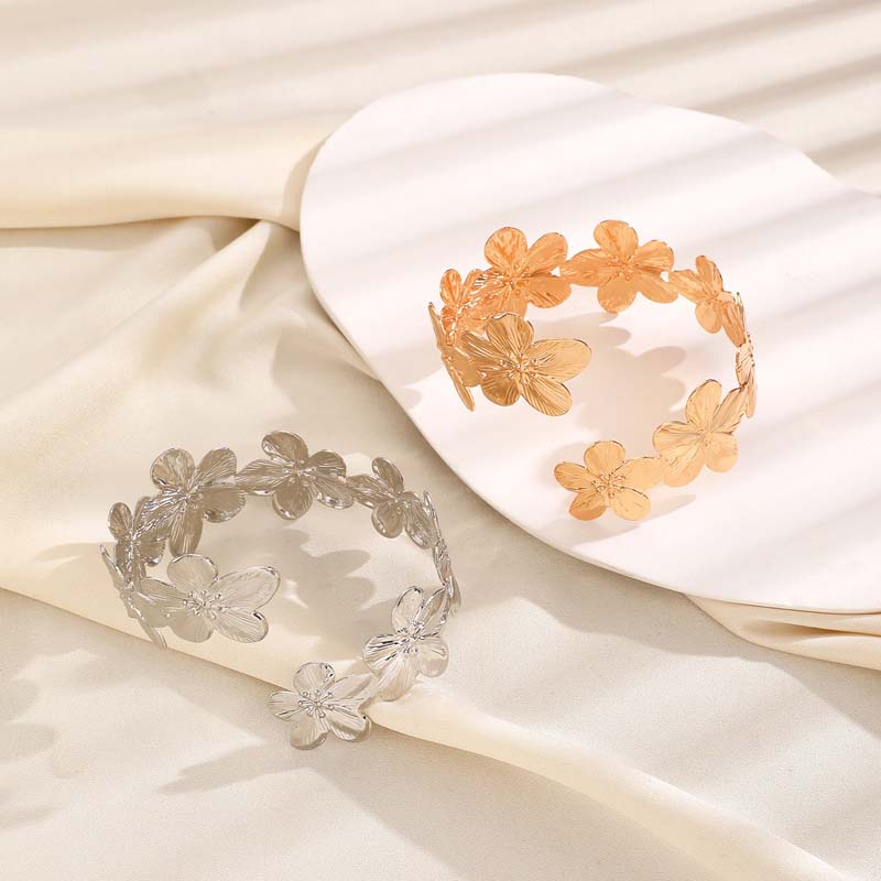 Bohemian Metal Flower Open Arm Bracelet for Women Girls Fashion Gold Color Wave Geometric Bracelet Beach Party Aesthetic Jewelry