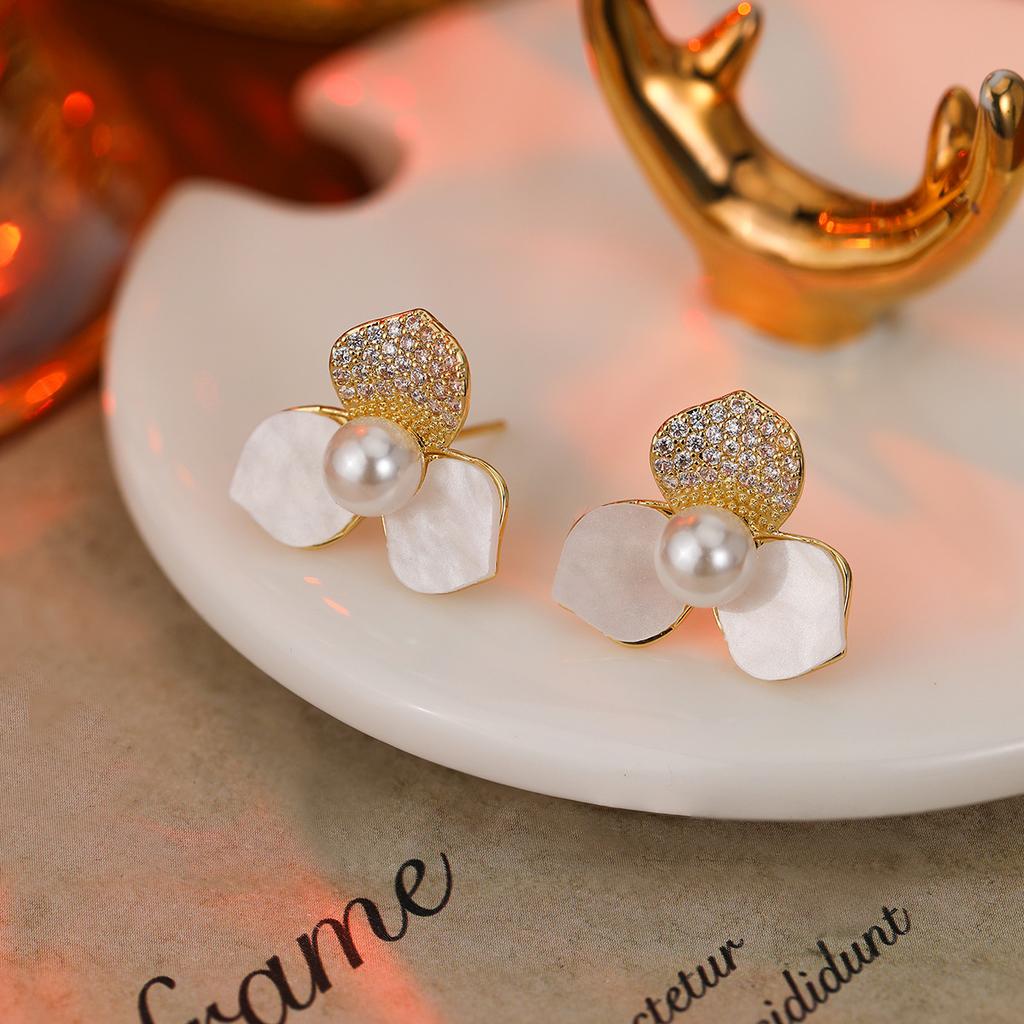 Hochwertiger Luxus Natürliche Muschelohrstecker S925 Silbernadel Ohrringe Leichter Luxus High-End Stil Temperament Ohrringe Frauen