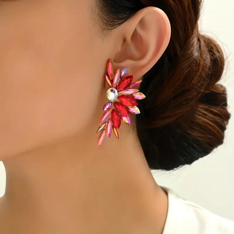 New fashionable stud earrings for women, horse eye geometric high luxury jewelry, feather wings dopamine earrings.