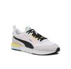 R22 Sneakers