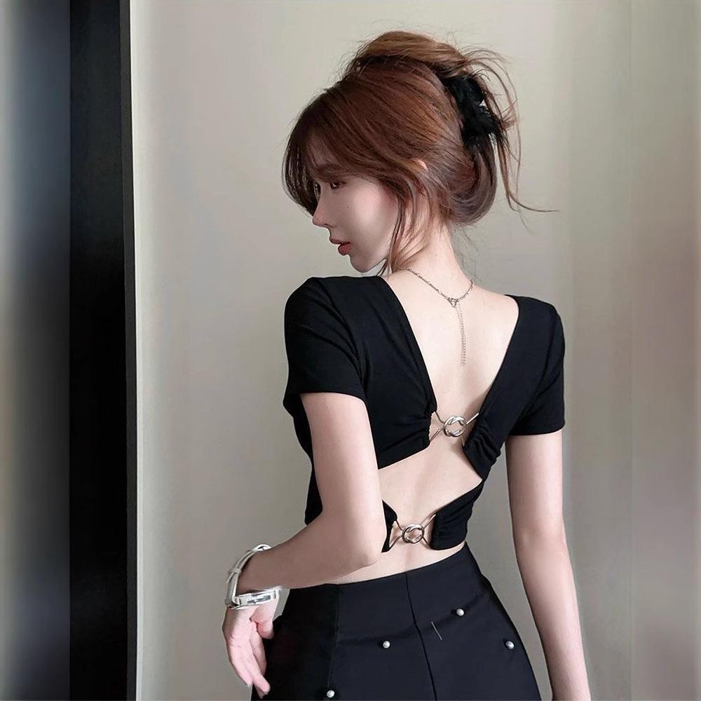 Black Backless Short Sleeve Women's T-shirt – Sleek Summer Design with Slimming, Elegant Fit