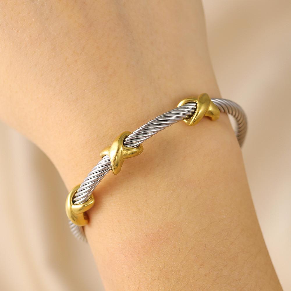 Stainless Steel Adjustable Hand Chain With Geometric Design For Men And Women Gift