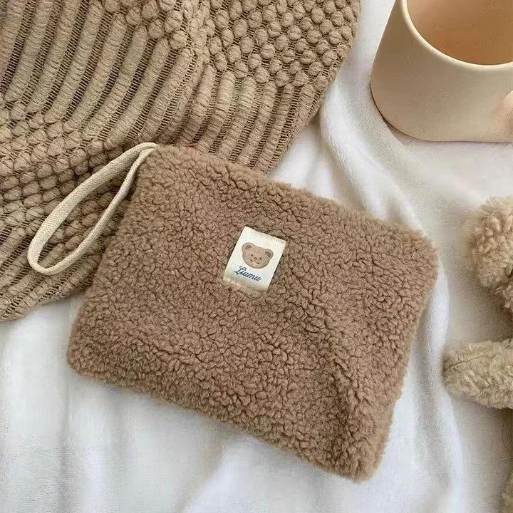 Plush Cosmetic Bag Portable Ladies Wash Bag Large Capacity Multi-function Casual Fashion Cute Bear Pattern for Weekend Vacation