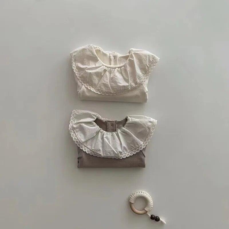 

Хлопковая рубашка с длинными рукавами и воротником с оборками для маленьких девочек