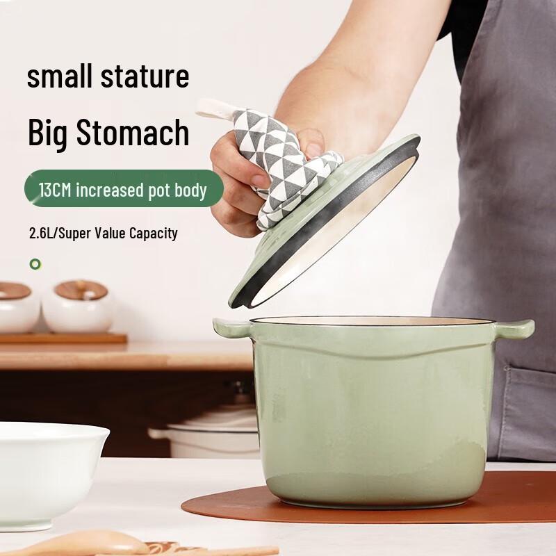 Чугунная эмалированная кастрюля Gui.Heqi диаметром 18 см, изготовленная методом микропрессования.