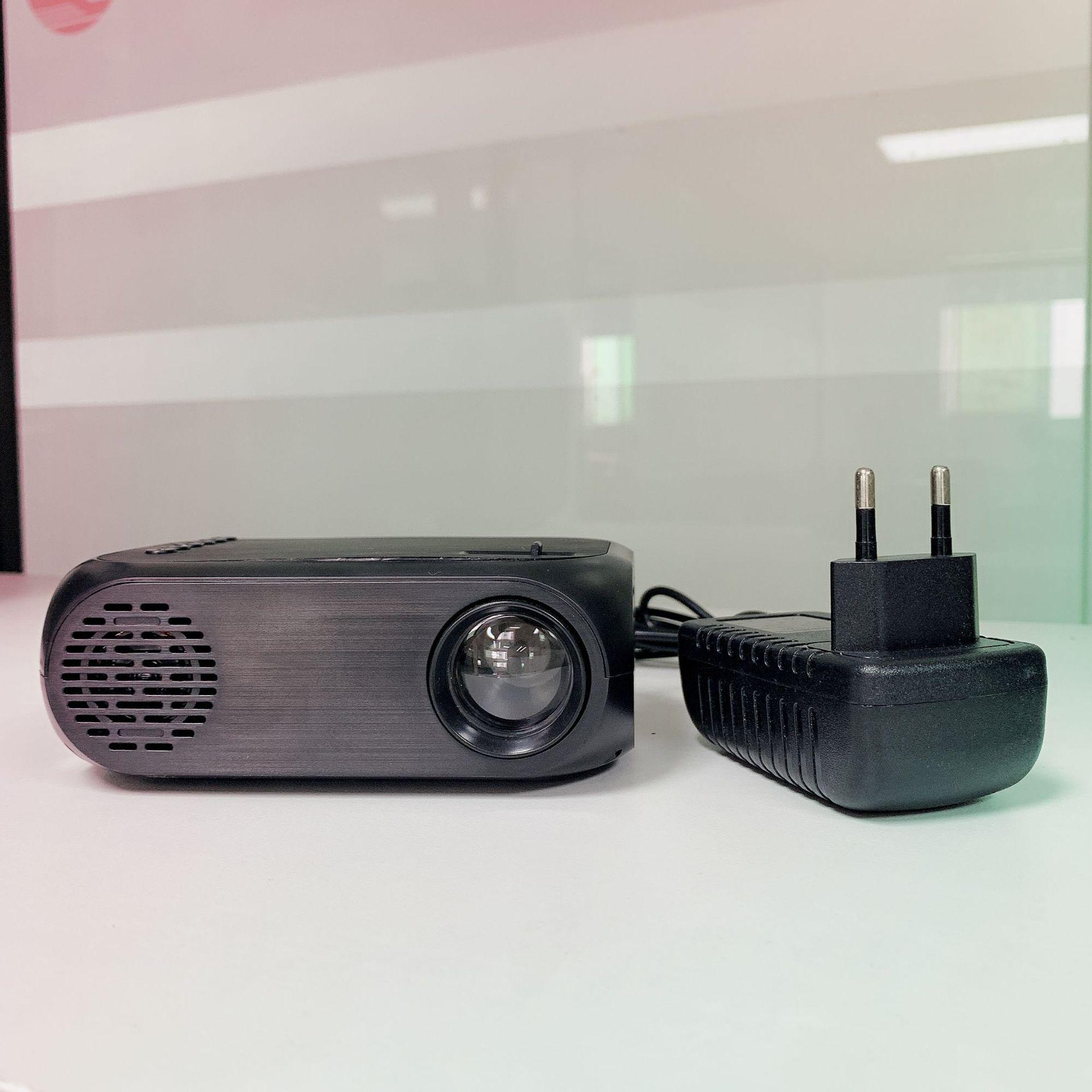 

BLJ111 Портативный мультимедийный HD-проектор с HDMI и USB European regulations чёрный